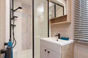 Redwood Export - Shower