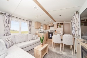 Sunburst-lounge-kitchen
